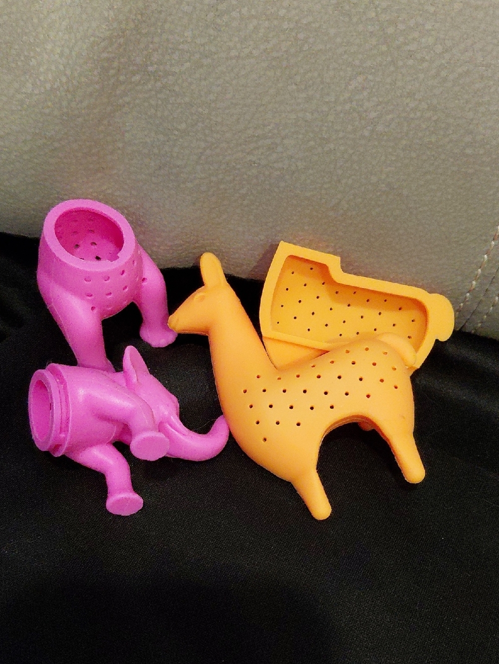TEA CUP SOAKERS LAMA & ELEPHANT - Picture 3 of 5